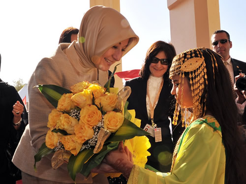 Abu Dabi Emiri'nin Annesi Şeyha Fatima'dan, Bayan Gül Onuruna Öğle Yemeği